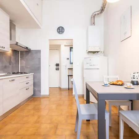 Travel & Station Apartment By Pleiades Home Livorno Exterior photo